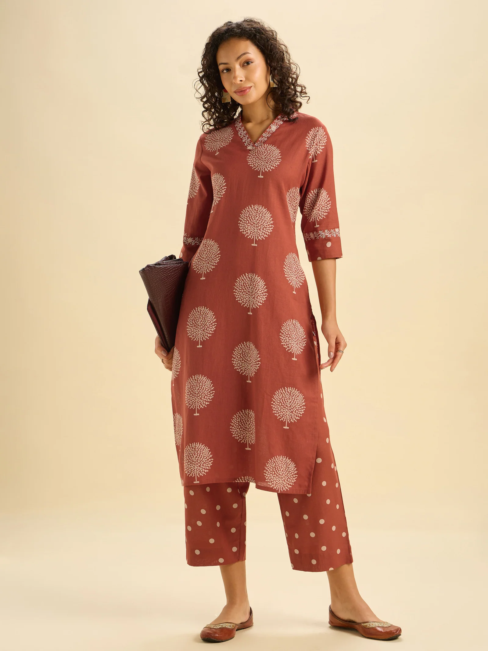 brick-red-cotton-flax-printed-kurti-set-with-embroidery-3_042e0ac7-a76f-416e-9abd-2c5ea3dedc3a