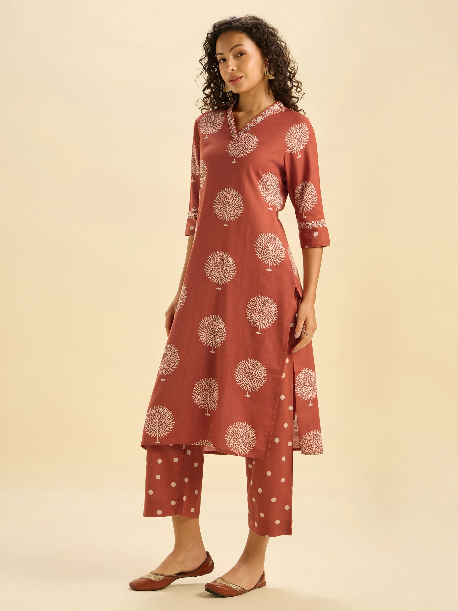 brick-red-cotton-flax-printed-kurti-set-with-embroidery-5_2a12ee03-e519-448b-8132-fe99fe04683f