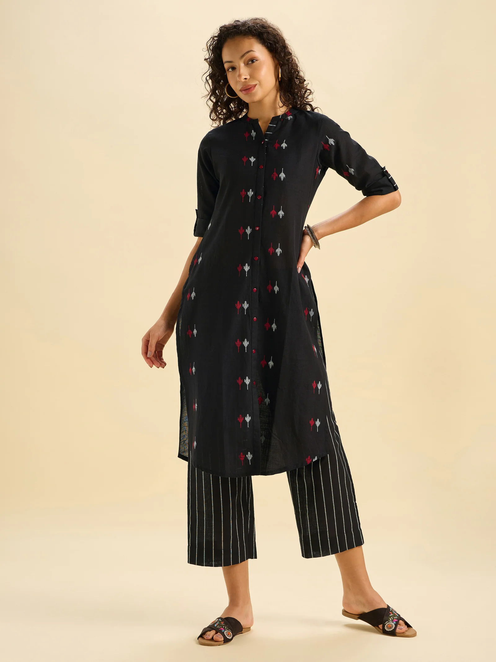 ivory-black-cotton-flax-printed--slited--kurti-with-sequins-work-1