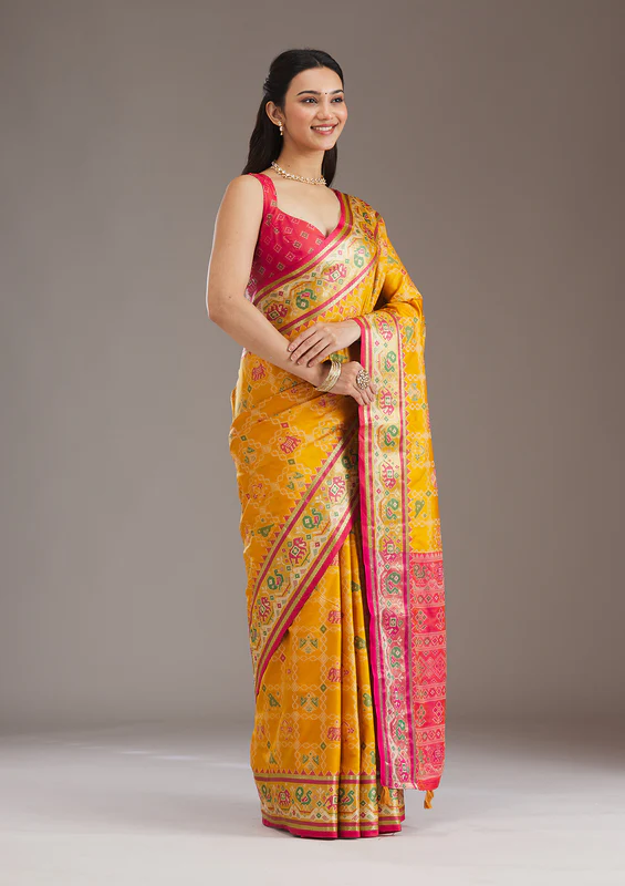koskii-mustard-printed-silk-designer-saree-saus0042393_mustard_rani_pink_1_3_800x800
