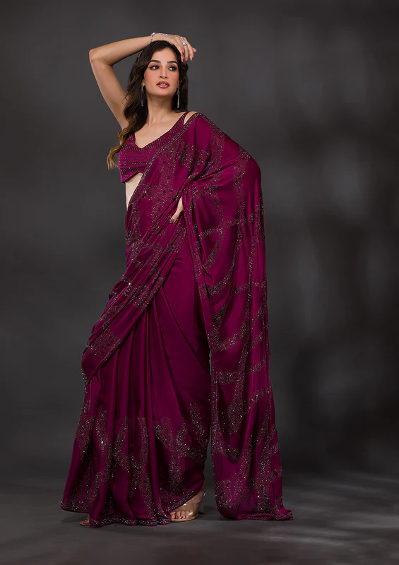 koskii-wine-swarovski-semicrepe-designer-saree-saus0029624_wine_4_cec7ec12-04e9-469d-b993-d046a0f61ee1_800x800