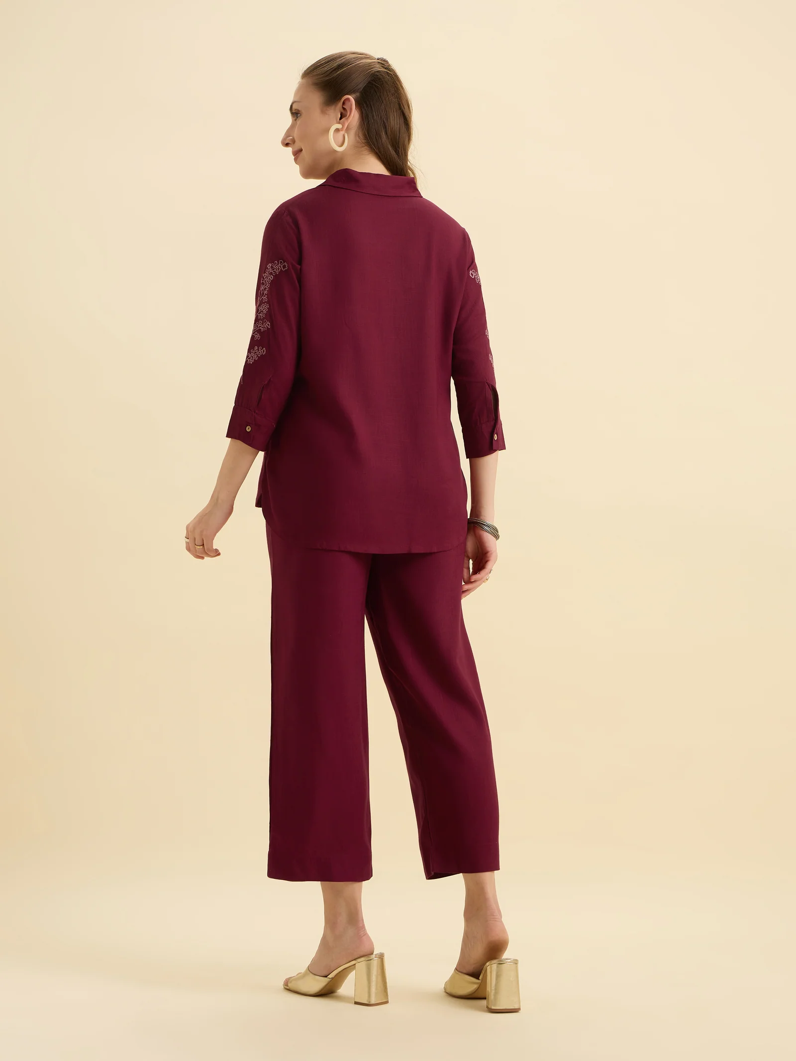 meroon-viscose-linen-tunic-set-with-embroidery-and-box-pleat-6_9d6444d6-7f98-400e-9da9-35a7f9b0aacc