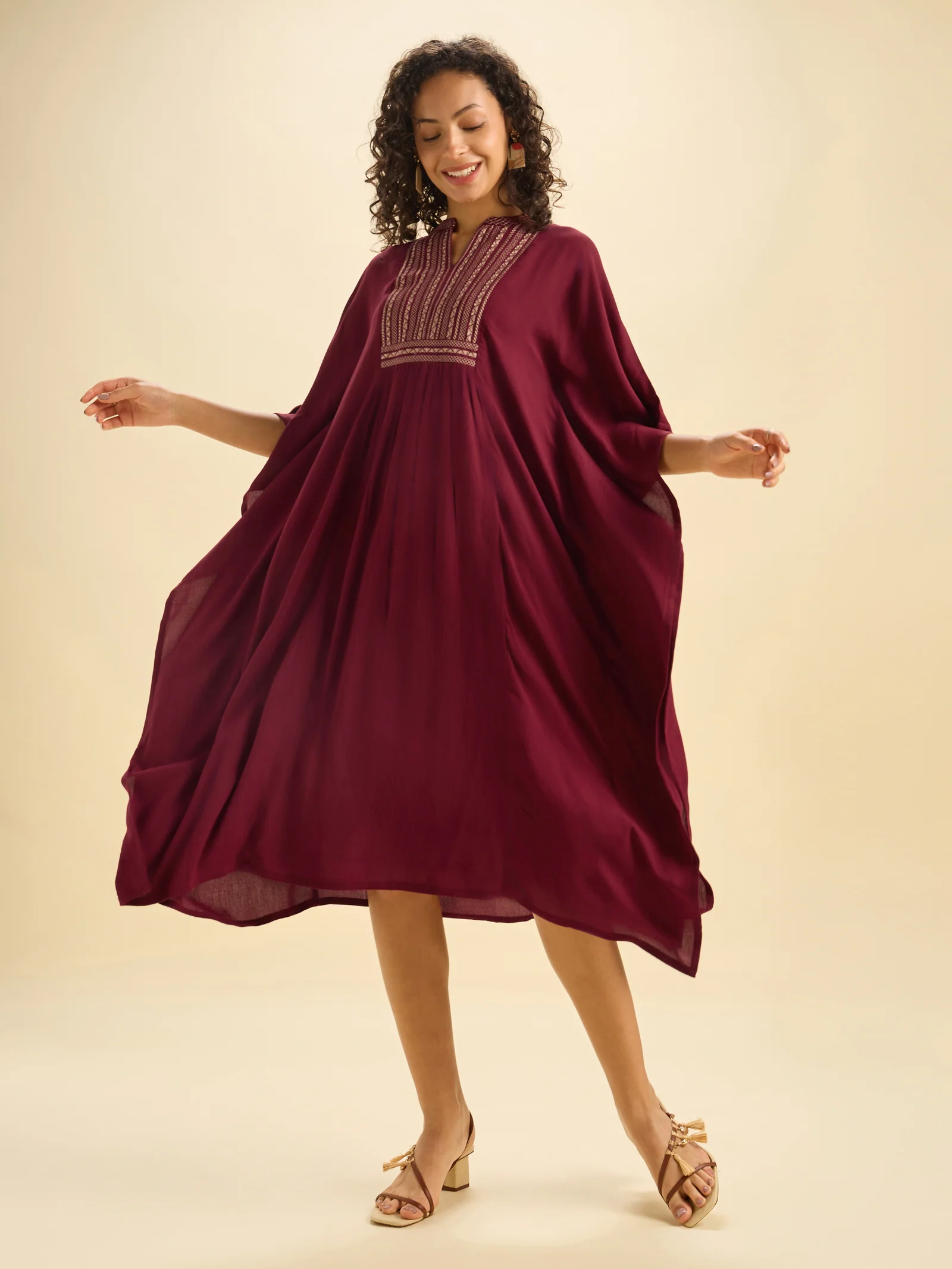 vismay-maroon-kaftan_3